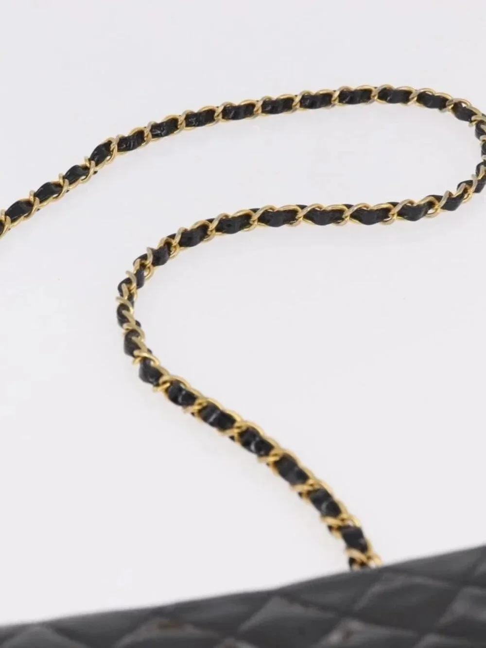 CHANEL Mini Matelasse 17 Chain Bag Patent leather Black Gold CC Auth 184825V